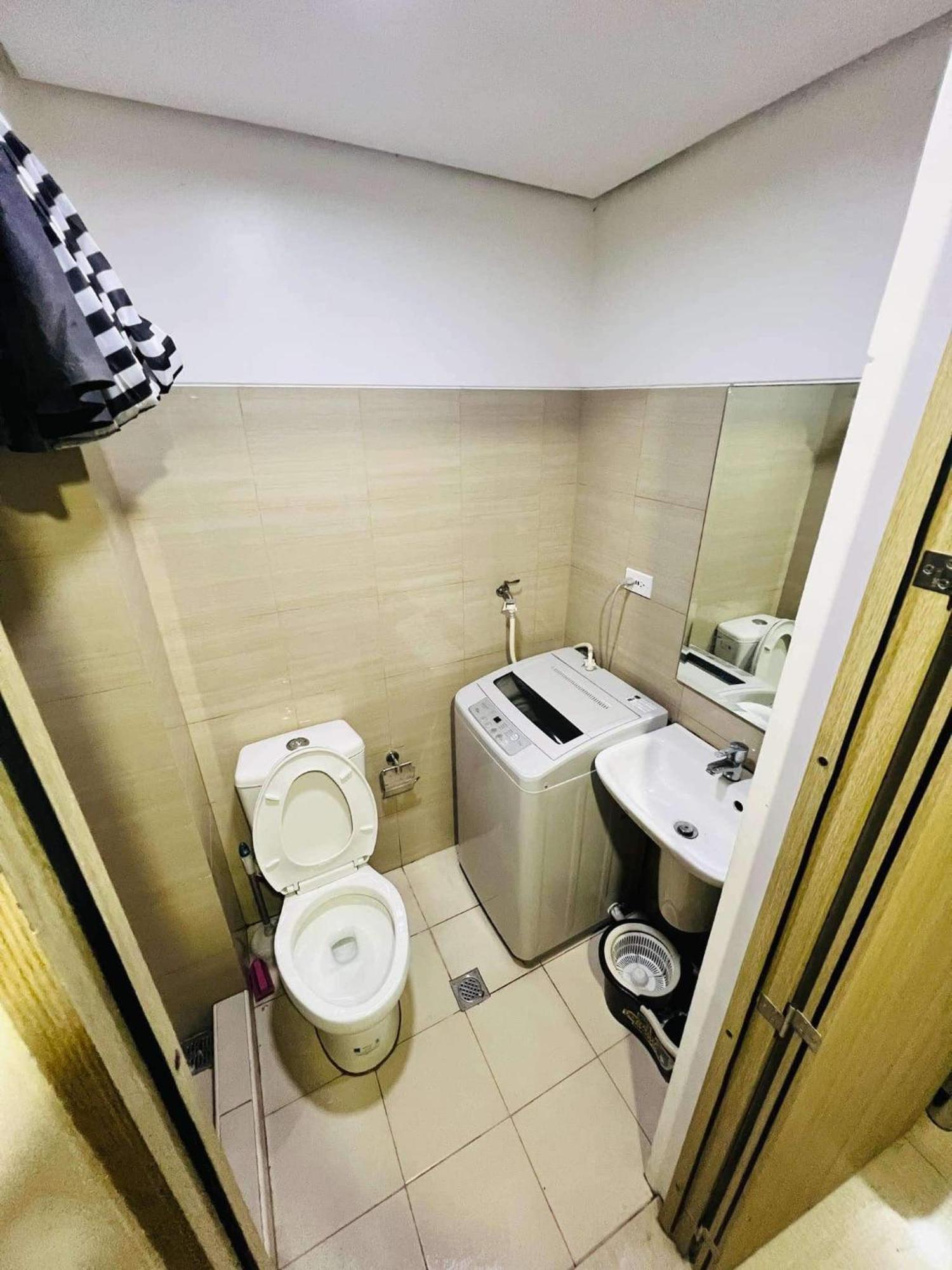 Shore 1 & 3 Residences Moa 1br With Balcony By Darpm